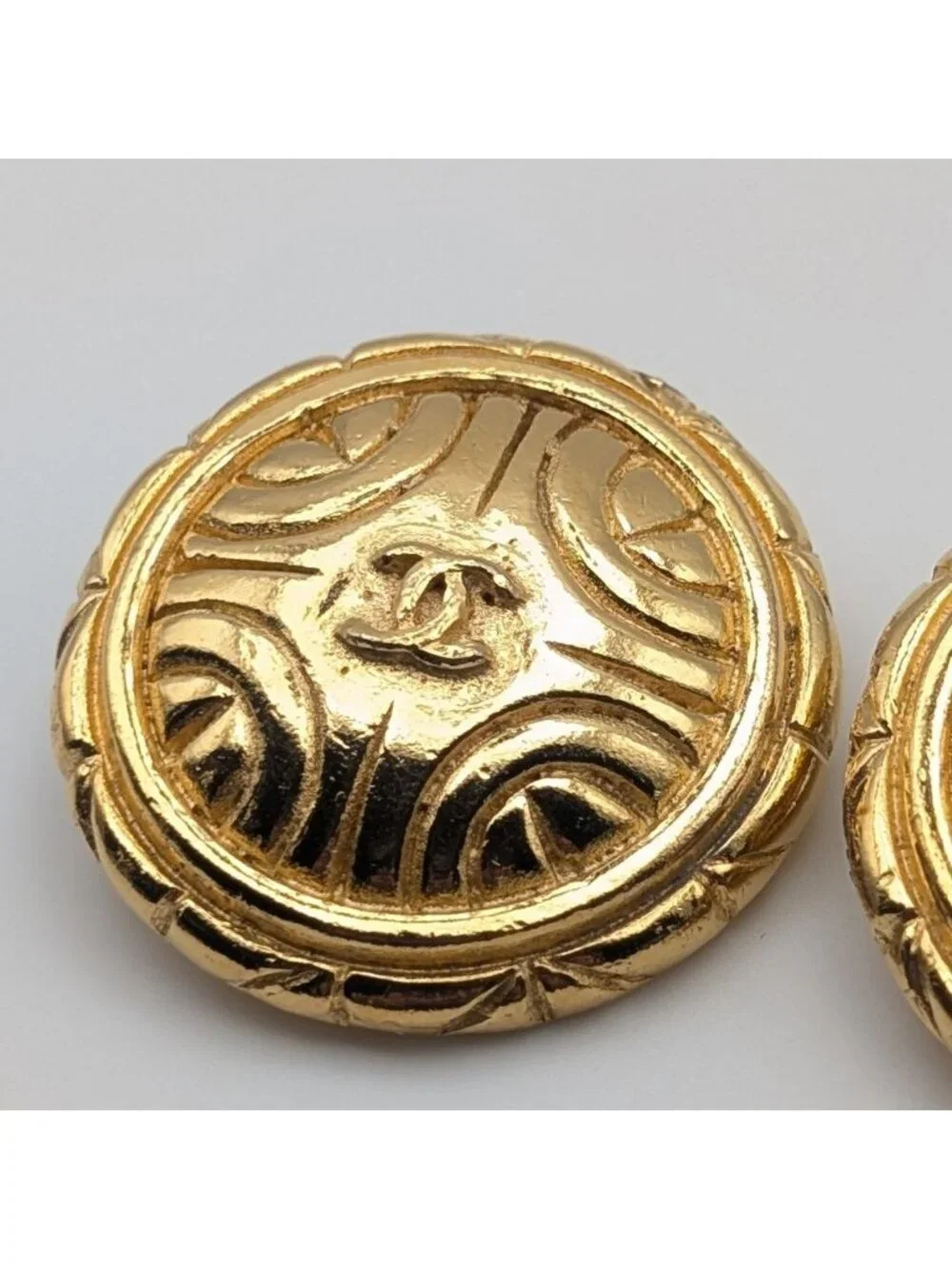 CHANEL earrings cc